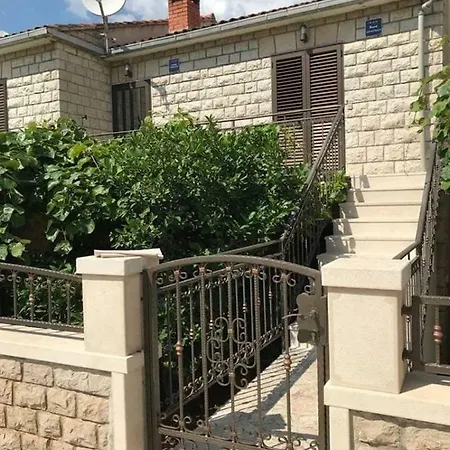Apartmani Ivelic Supetar Exterior photo
