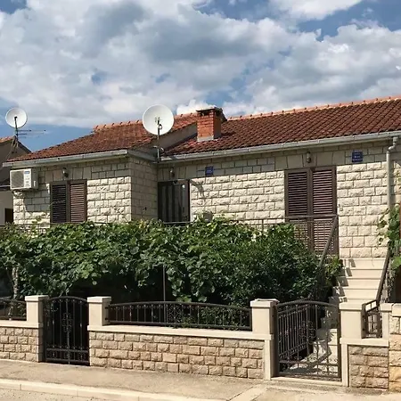 Apartmani Ivelic Supetar Exterior photo