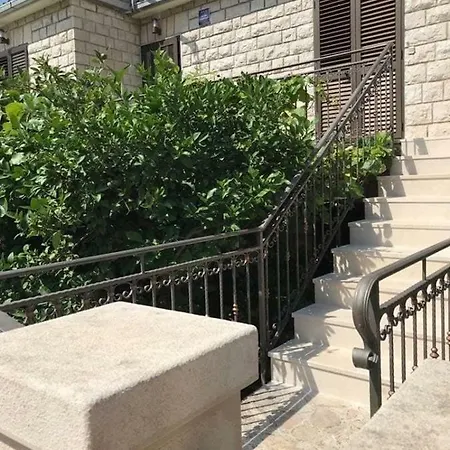 Apartmani Ivelic Supetar Exterior photo