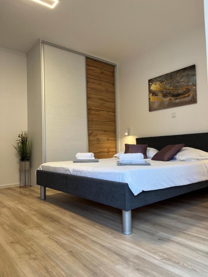 Ivelic Apartment *
